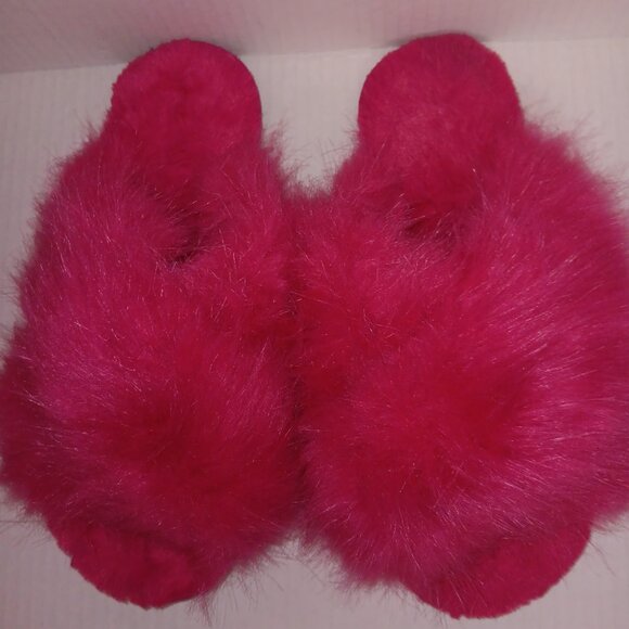 SAVAGE X FENTY FLUFFF'D UP SLIPPERS - Picture 1 of 9